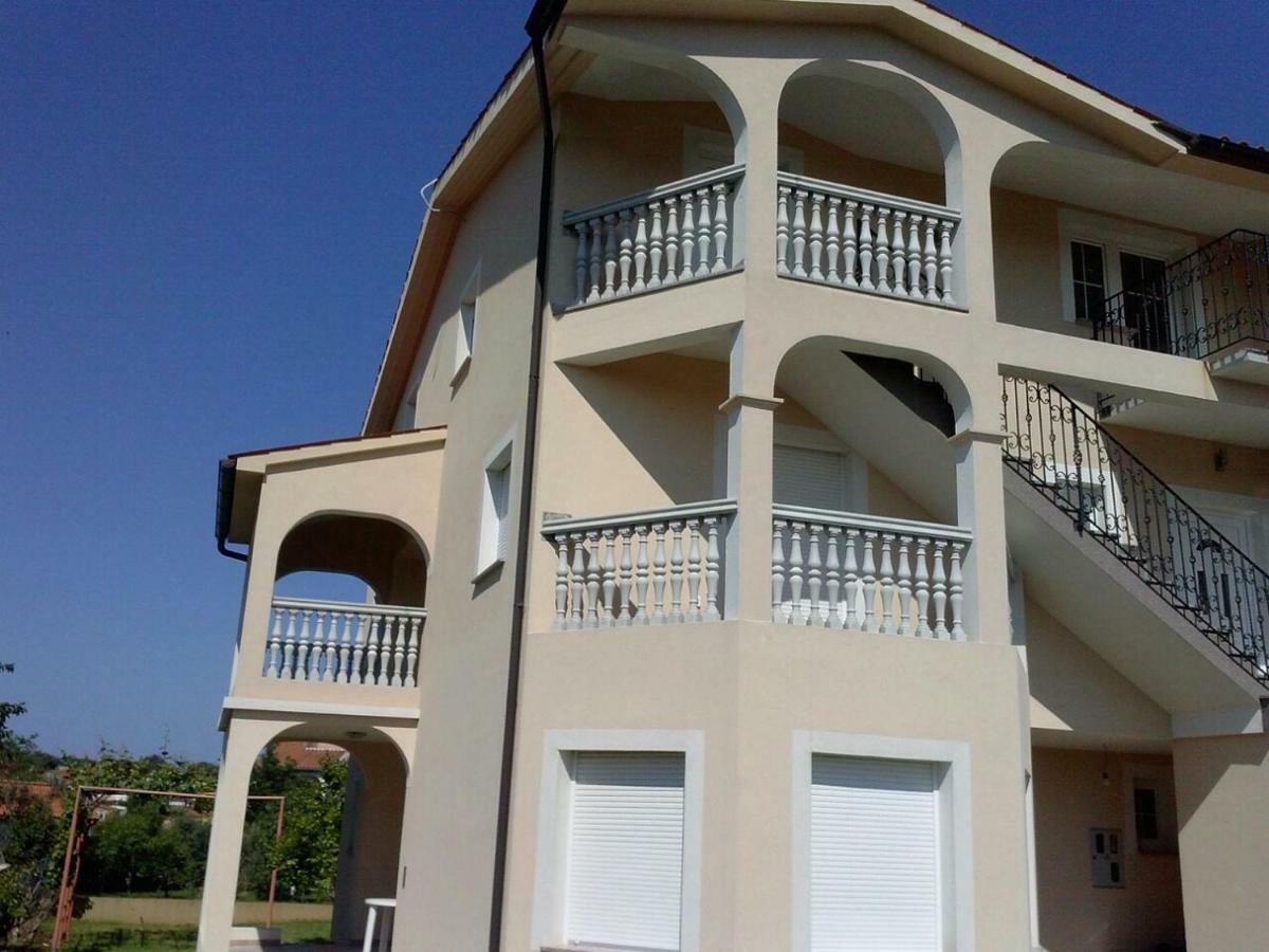 Apartmani Slavko Fažana Exterior foto