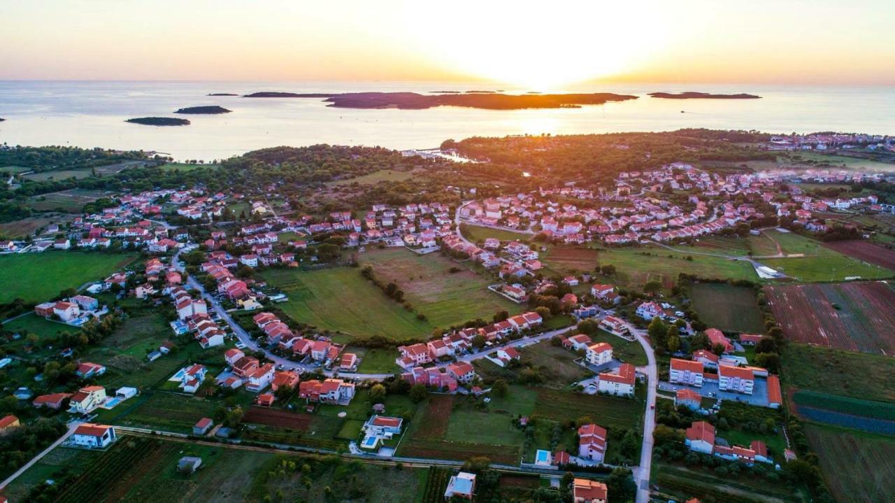 Apartmani Slavko Fažana Exterior foto